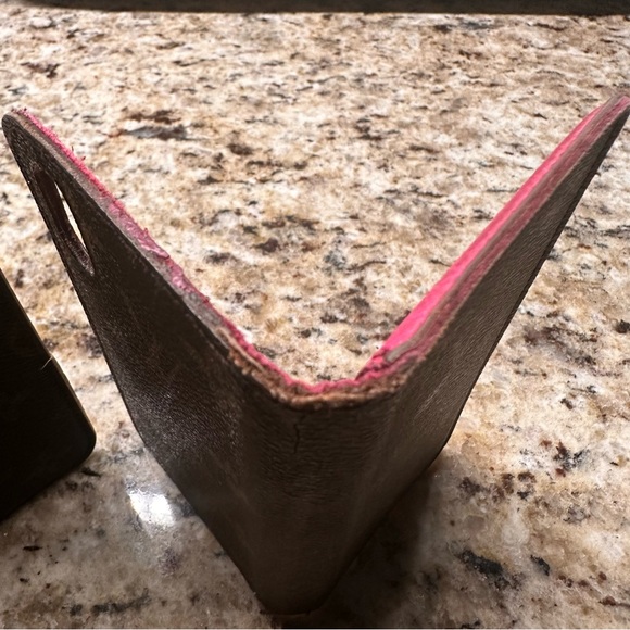 2 Louis Vuitton X iPhone Folio Cases - Picture 11 of 13